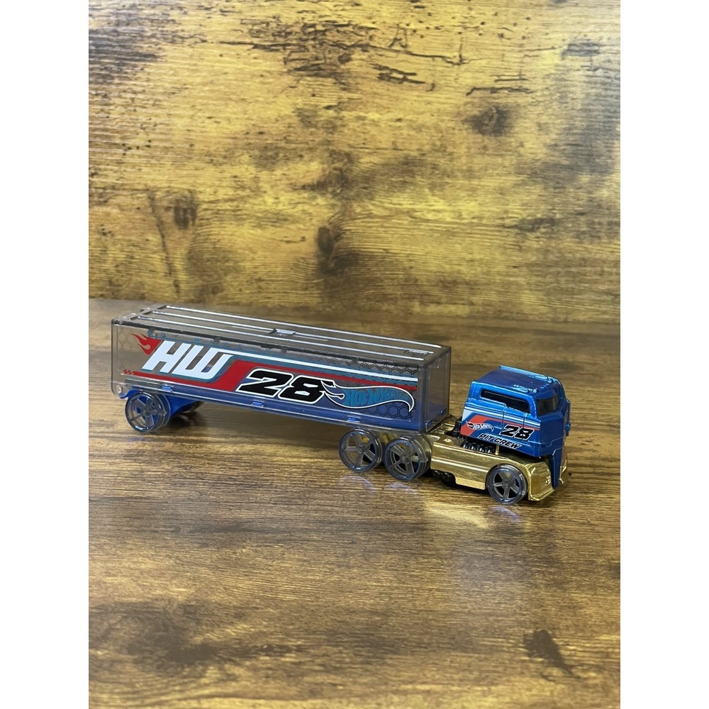 2013 Hot Wheels City Rig Dog Semi Truck